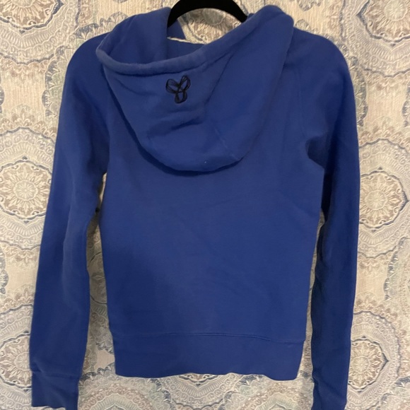 💙Beautiful Blue TNA (Aritzia) zip up hoodie - Picture 4 of 6